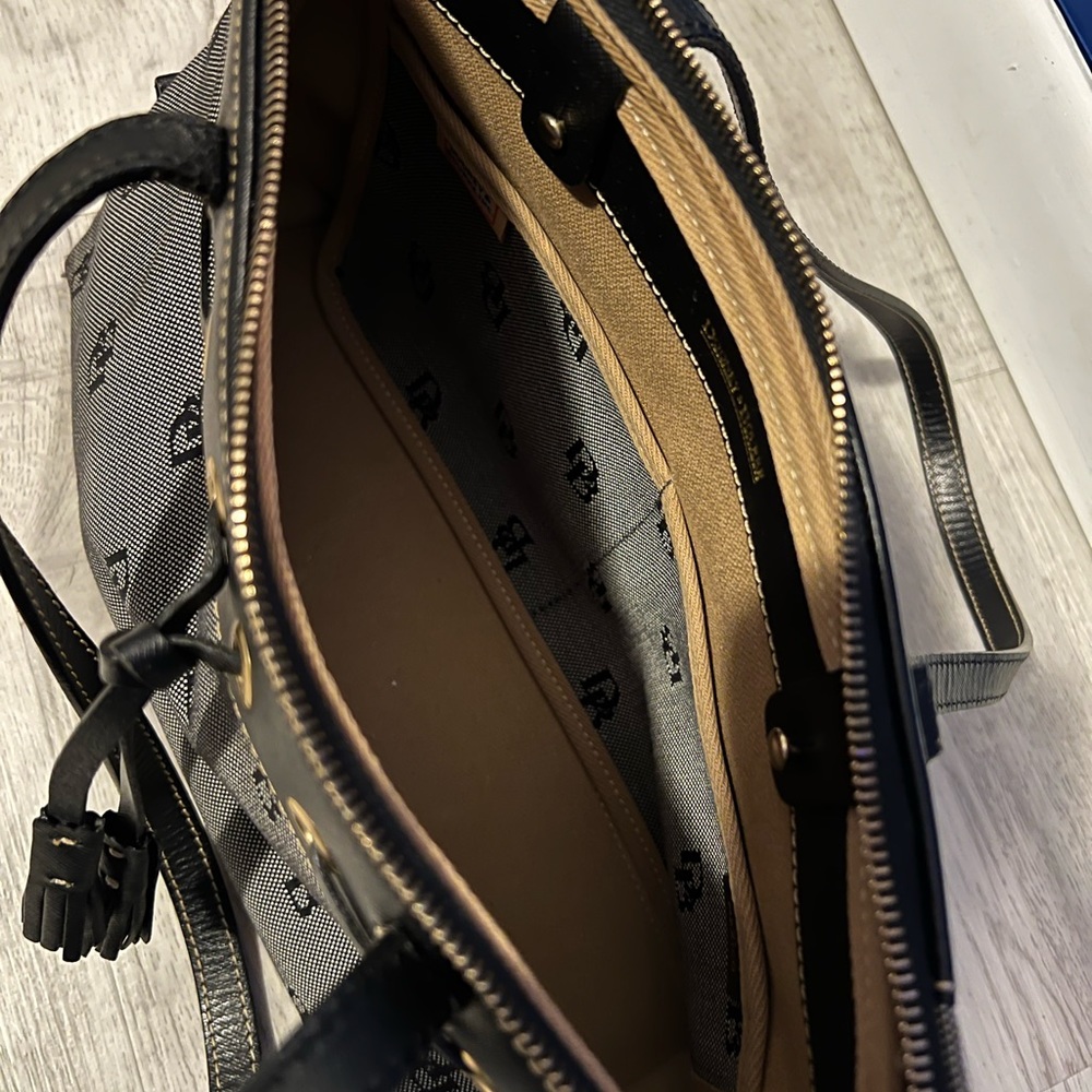 Dooney & Bourke bag - Picture 3 of 4